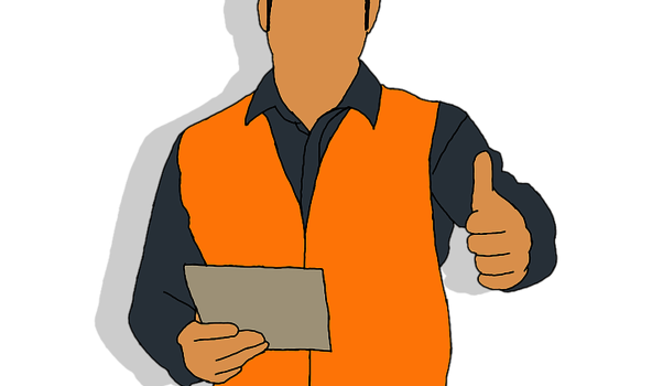 Illustration eines Arbeiters mit blauem Helm und gelber Weste. Der Mann hält in der rechten Hand ein Dokument. Mit der linken Hand macht er den Daumen hoch. 